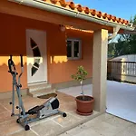 Dora House With Wifi And Outdoor Swimming Pool
