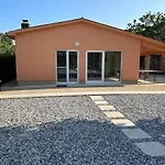 Dora House With Wifi And Outdoor Swimming Pool